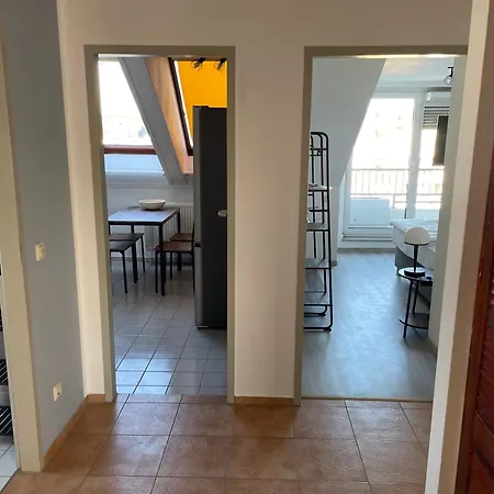 Appartamento 3x Einzelzimmer Mit Smart Tv, Balkon, Parkplatz, Fahrstuhl, Free Wifi *