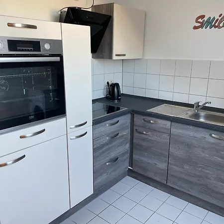 3X Einzelzimmer Mit Smart Tv, Balkon, Parkplatz, Fahrstuhl, Free Wifi * Schkeuditz