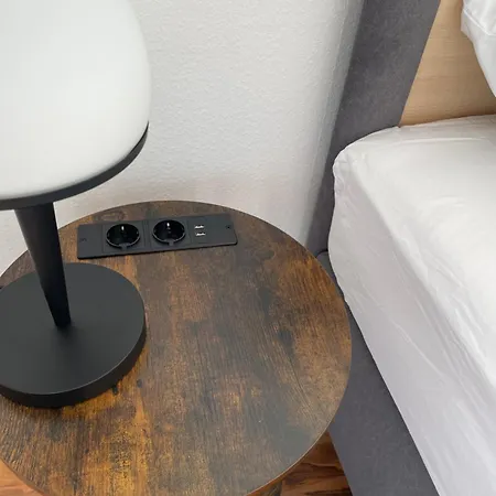 3x Einzelzimmer Mit Smart Tv, Balkon, Parkplatz, Fahrstuhl, Free Wifi * Schkeuditz