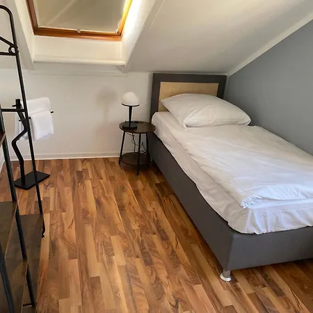 3X Einzelzimmer Mit Smart Tv, Balkon, Parkplatz, Fahrstuhl, Free Wifi * Schkeuditz