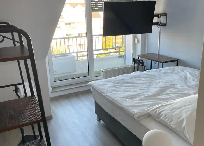 Appartement 3X Einzelzimmer Mit Smart Tv, Balkon, Parkplatz, Fahrstuhl, Free Wifi Schkeuditz