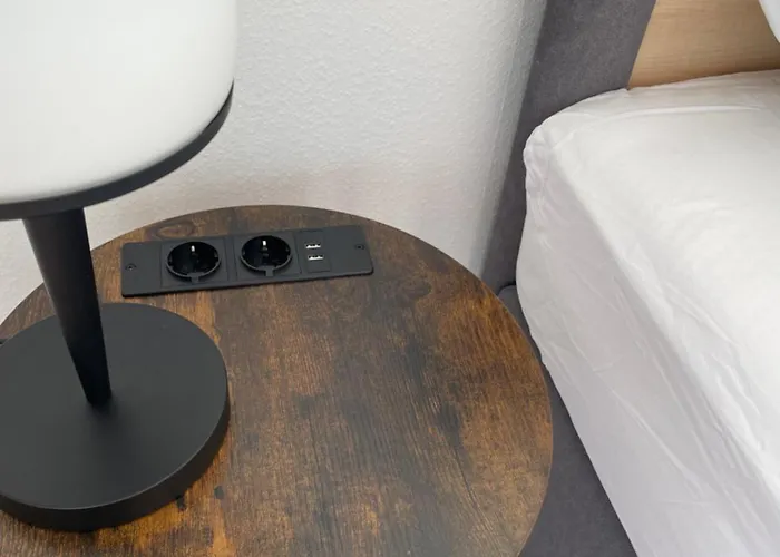 3X Einzelzimmer Mit Smart Tv, Balkon, Parkplatz, Fahrstuhl, Free Wifi * Schkeuditz