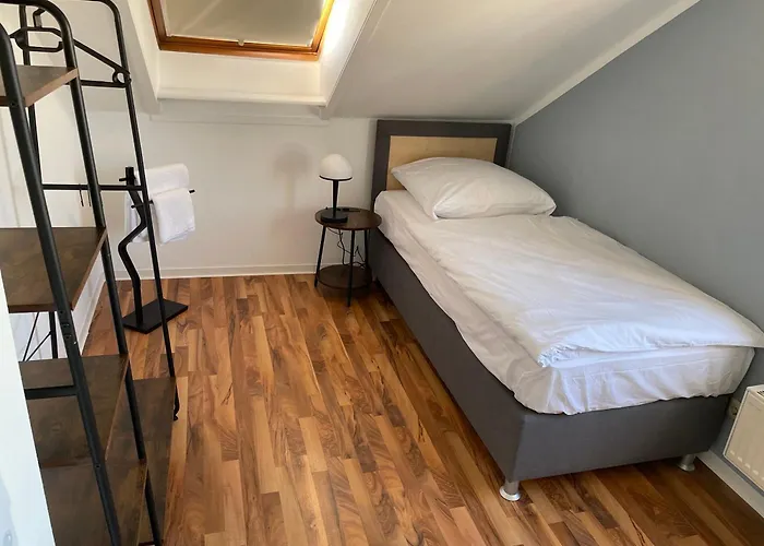 3X Einzelzimmer Mit Smart Tv, Balkon, Parkplatz, Fahrstuhl, Free Wifi * Schkeuditz