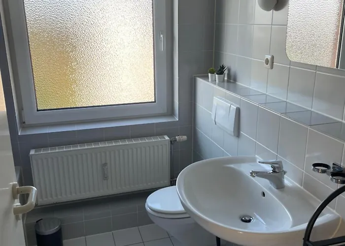 Appartement 3X Einzelzimmer Mit Smart Tv, Balkon, Parkplatz, Fahrstuhl, Free Wifi Schkeuditz